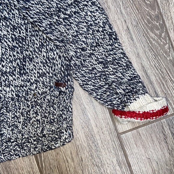 Knit Crew-neck Salt and Pepper Roots Sweater - Picture 4 of 7